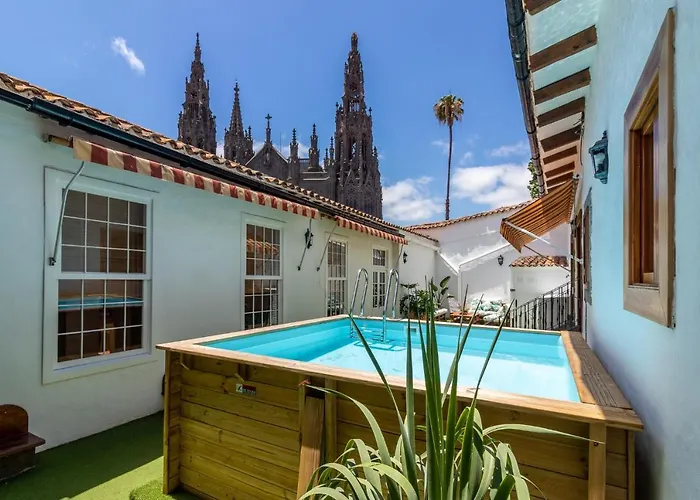 Casona Gildana: Historia, Patrimonio/E-Working