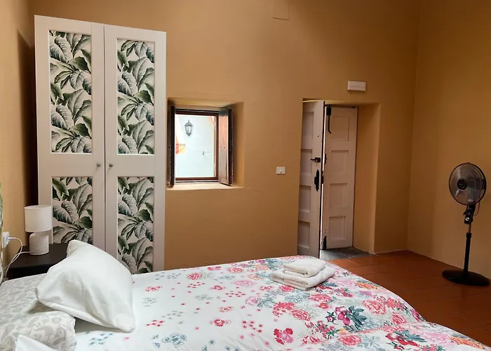 Casona Gildana: Historia, Patrimonio/E-Working