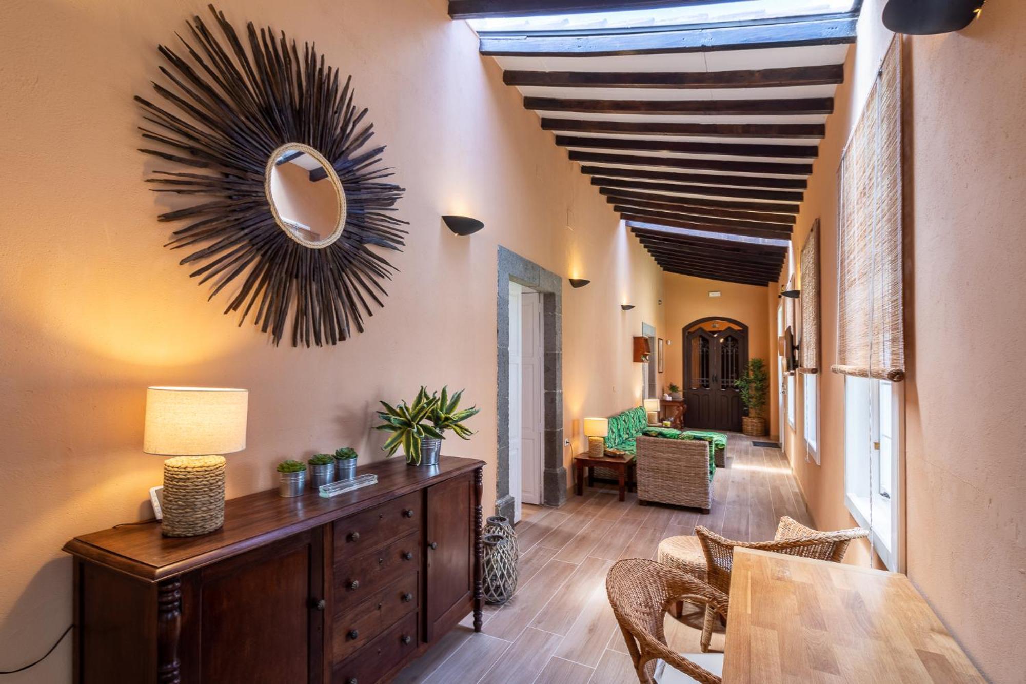 Casona Gildana: Historia, Patrimonio/e-working Holiday home *